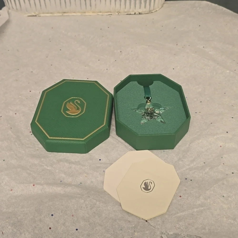 NWT Swarovski Small Crystal 2023 ANNUAL EDITION CHRISTMAS ORNAMENT AUTHENTIC